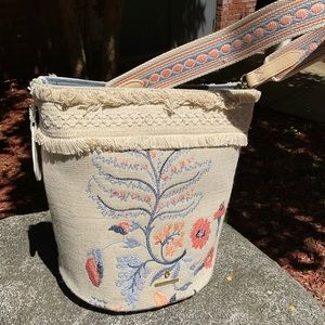 👛Spartina 449 Aubrey Fringe Bucket Bag